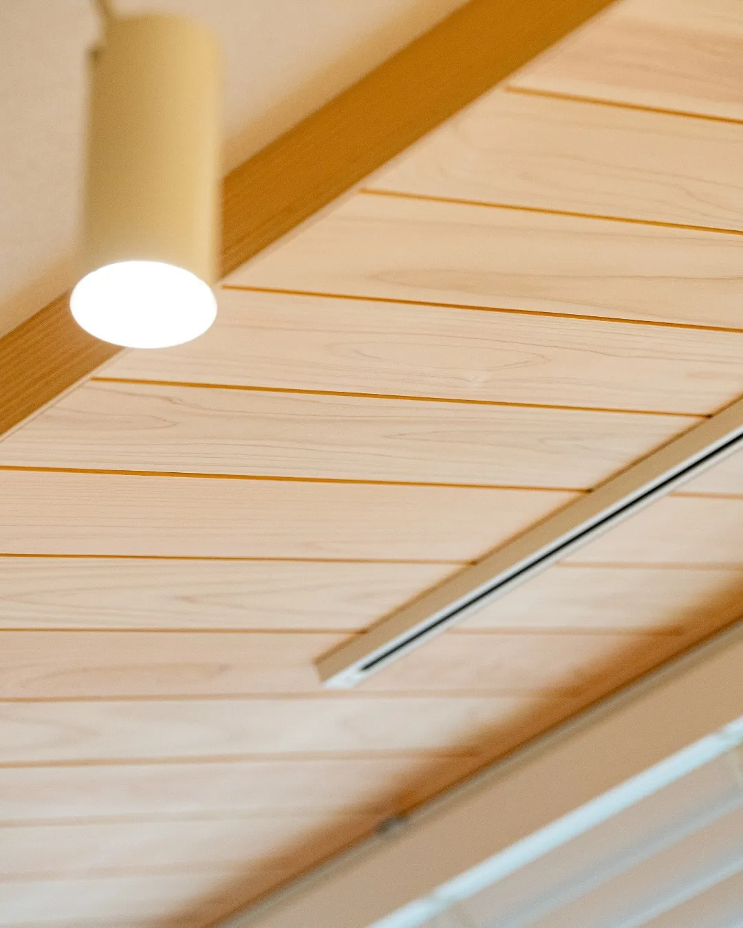 美容室×天然無垢材