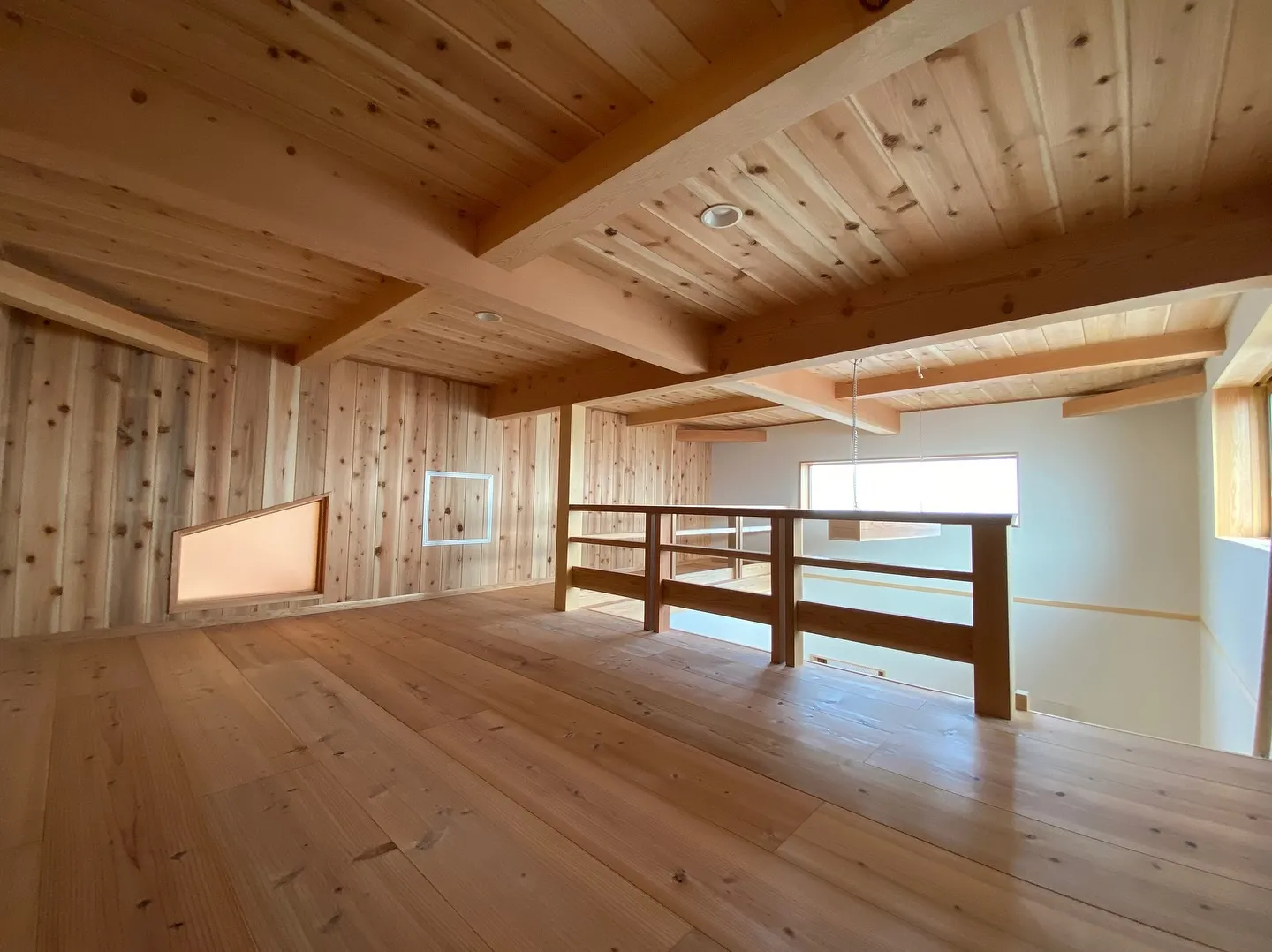 木の質感が広がる住まい🌳