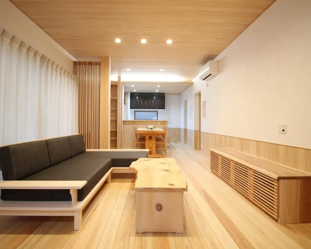 木のぬくもりと、毎日の使いやすさが優しく調和したお住まいのご...