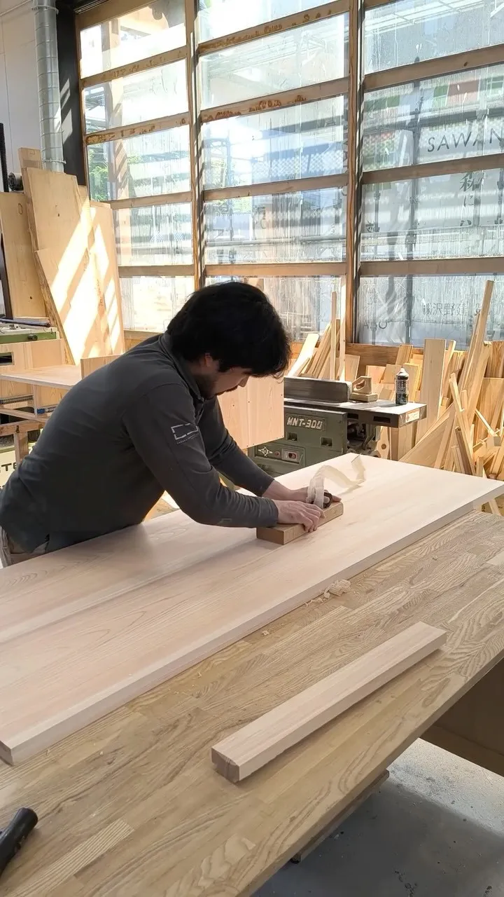 引き出しを閉めるときのスーッとした滑らかさや、手で触れたとき...